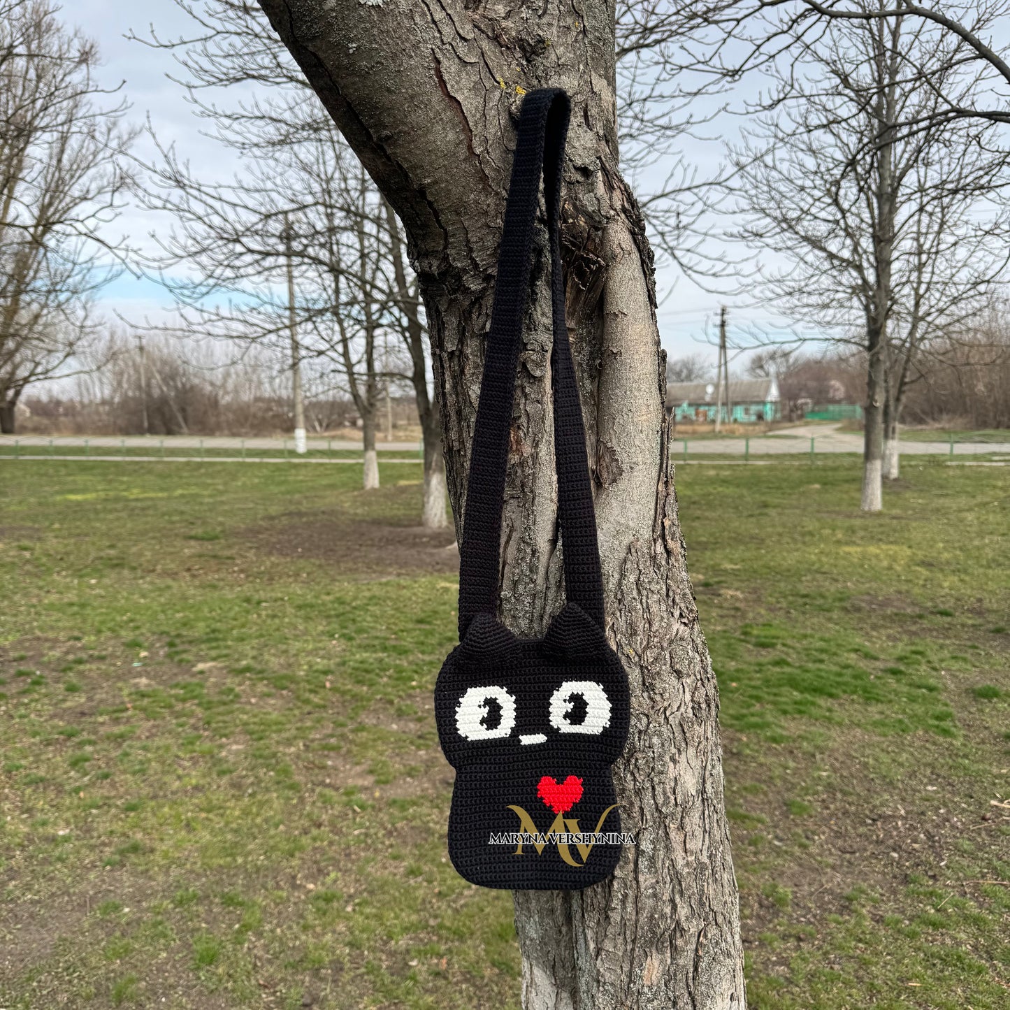 Cute black cat with heart Bag Crochet Pattern