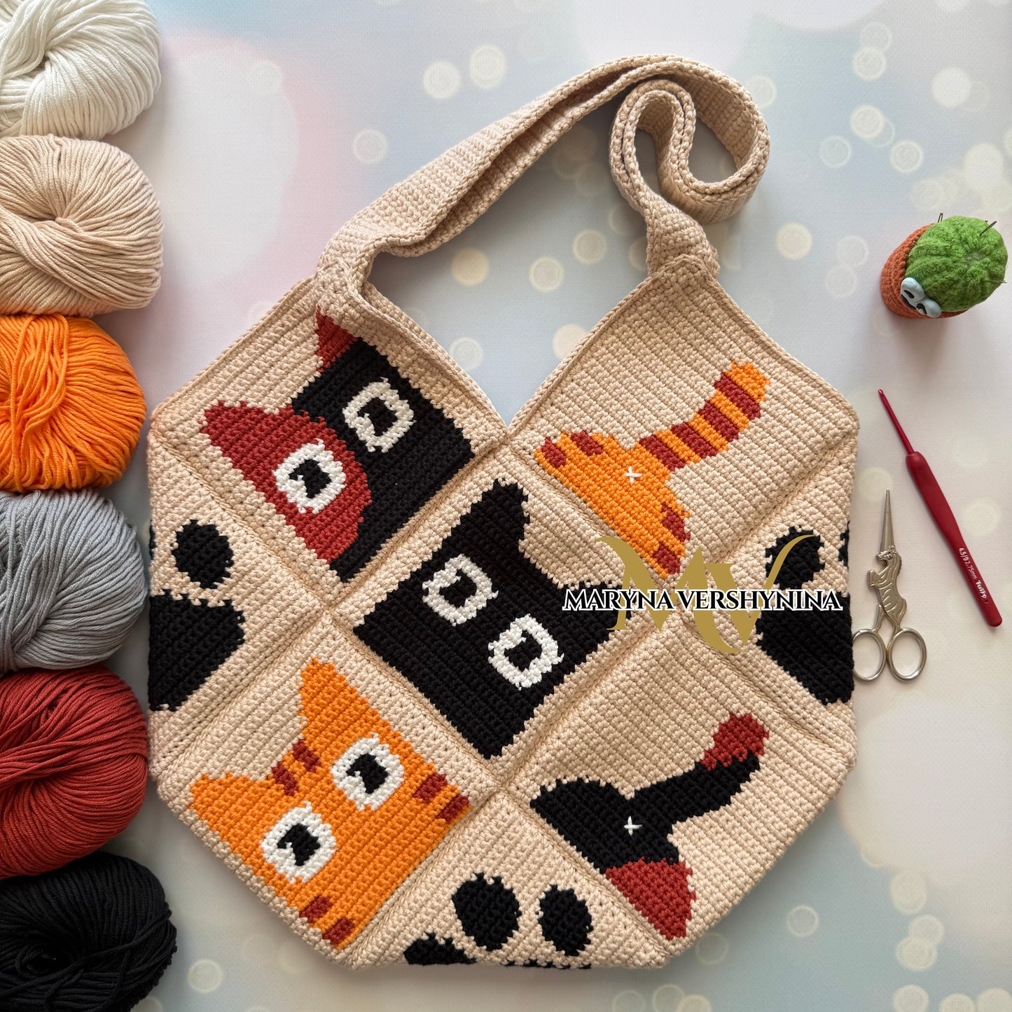 Cute cats, butts and paws bag crochet pattern