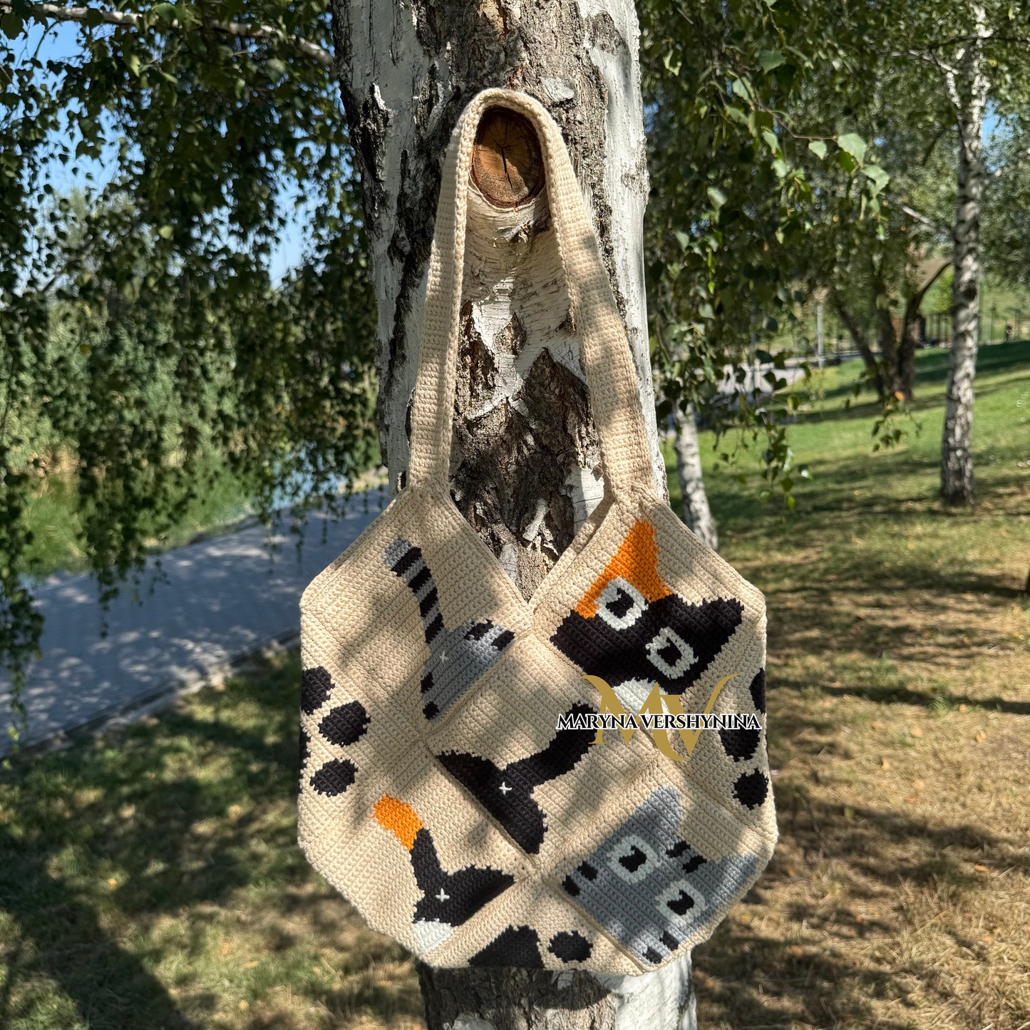 Cute cats, butts and paws bag crochet pattern