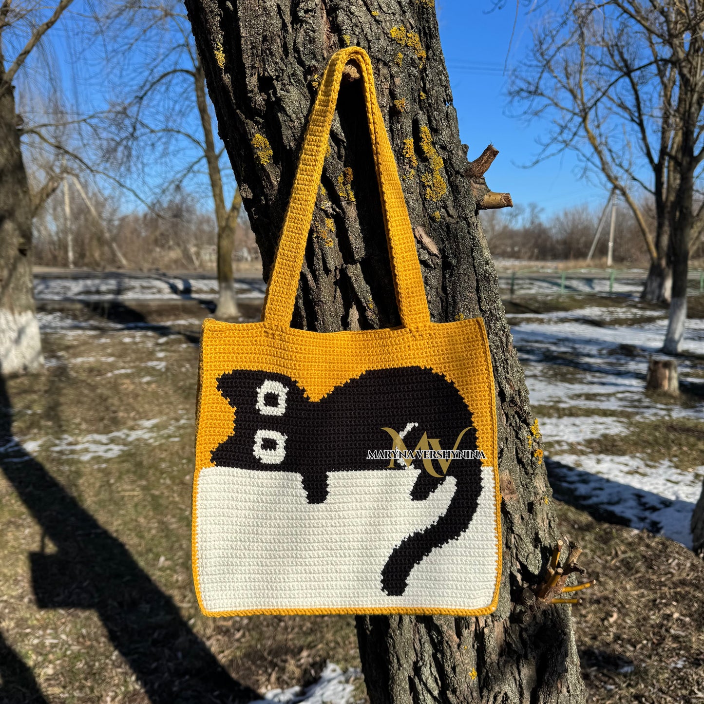 Black Cat (gold and white) Bag Crochet Pattern