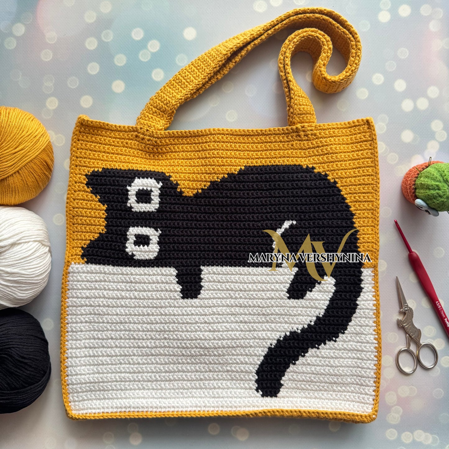 Black Cat (gold and white) Bag Crochet Pattern
