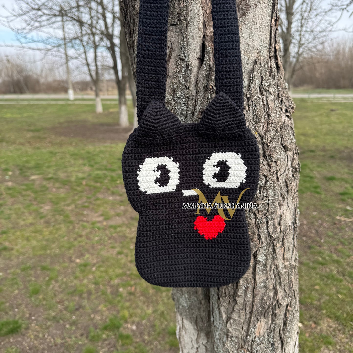 Cute black cat with heart Bag Crochet Pattern