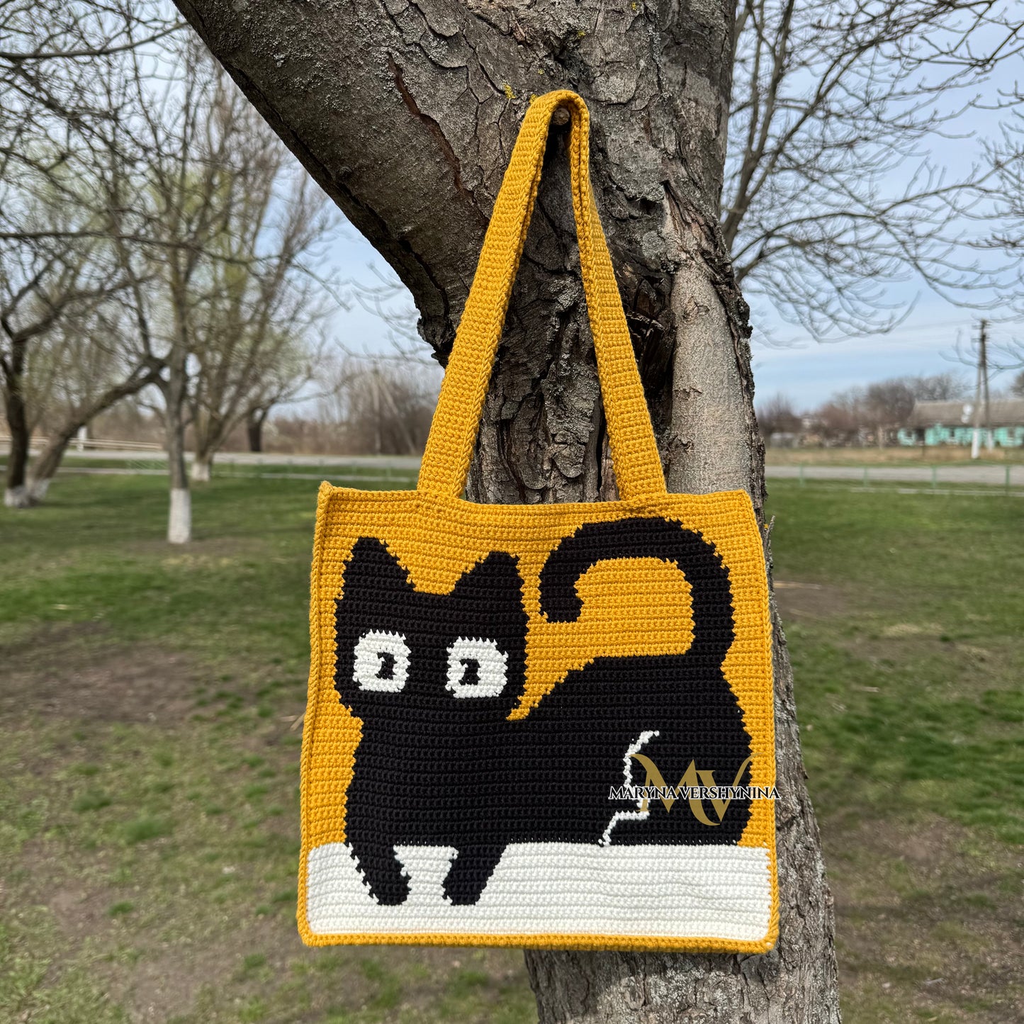 Black Cat (gold and white) Bag Crochet Pattern