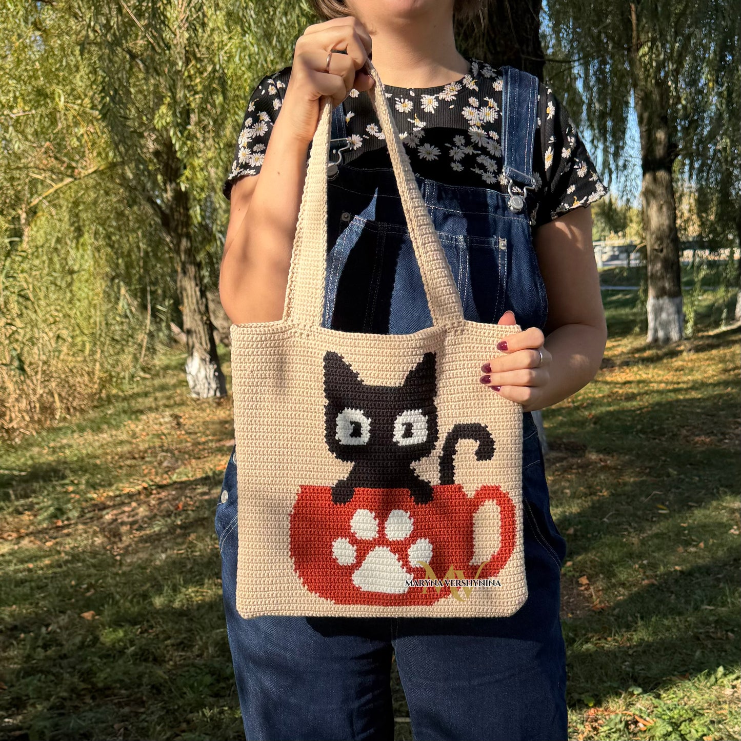Cat in a cup bag crochet pattern
