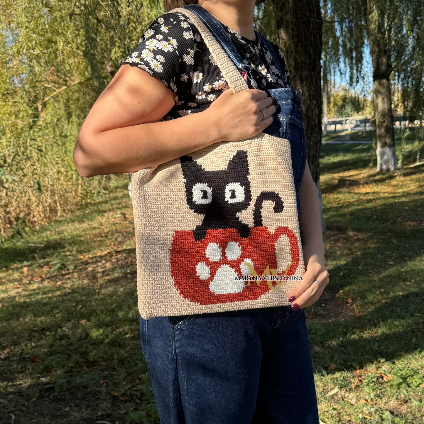 Cat in a cup bag crochet pattern