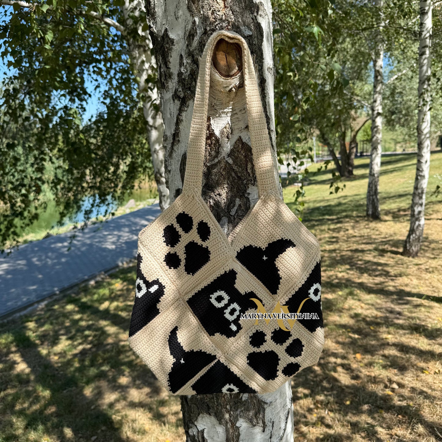 Cute dog, butt, paw bag crochet pattern