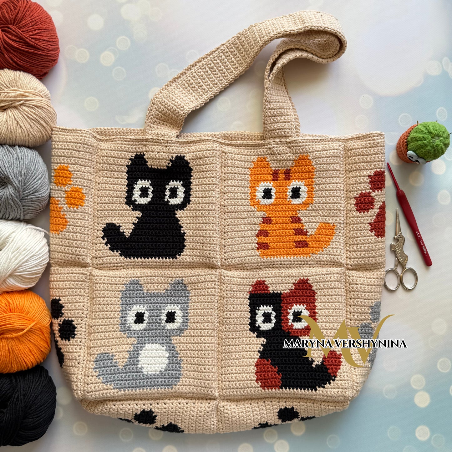 Cute cats and paws bag crochet pattern